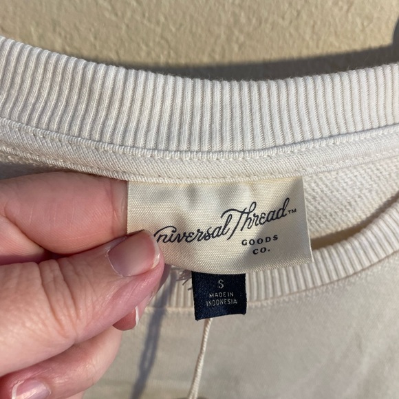 Universal thread women’s teen small plain cream sweatshirt-NWT - Picture 4 of 6